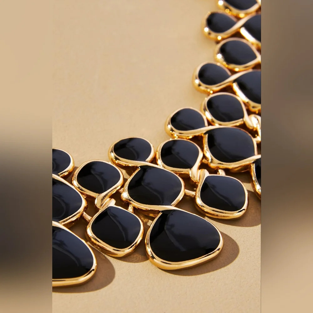 Fashion Jewelry Scattered Stone Necklace and Earing Set - Picture 2 of 4